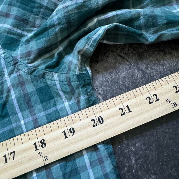 Gap Long Sleeve Button Down Shirt Size Medium Cotton Blend Lightweight Preppy - Picture 9 of 11